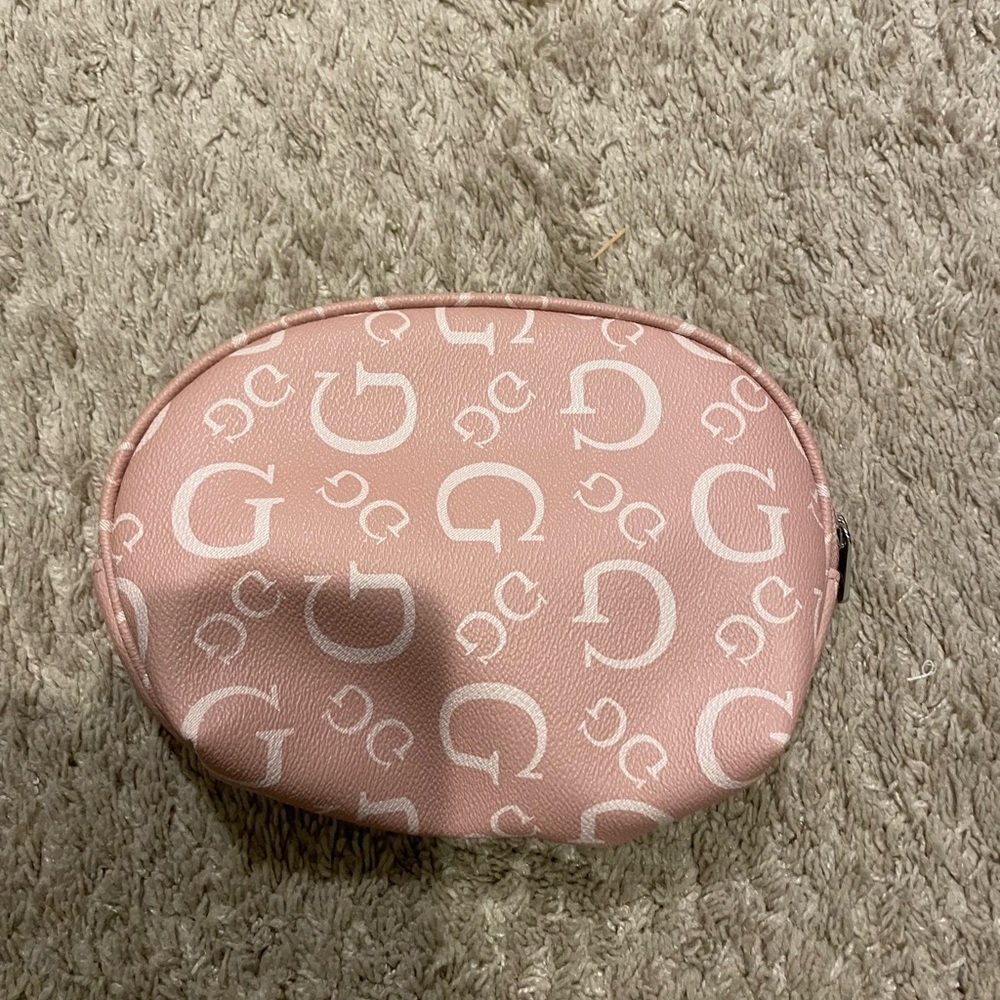 GUESS PINK POUCH - Picture 2 of 3